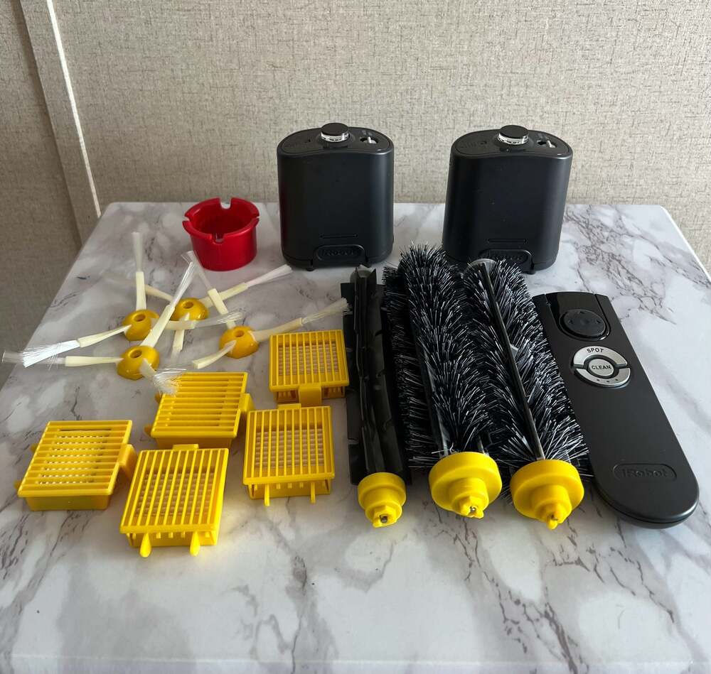 iRobot Roomba 700 Series Accessories & Parts Bundle: Remote, Lighthouses, Filter